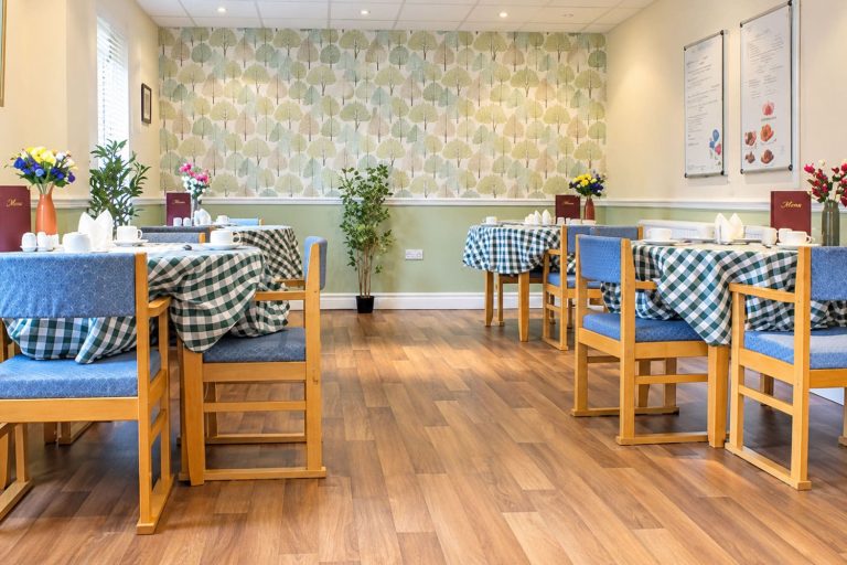 Garden Hill dining room