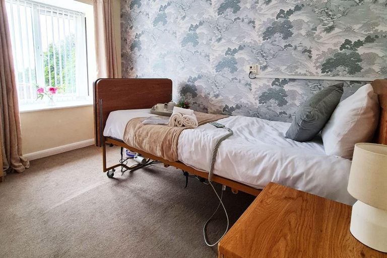 Hesslewood House bedroom