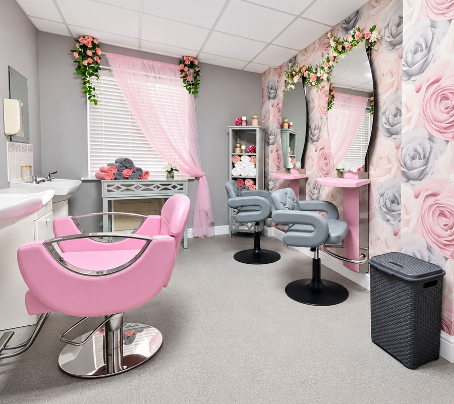 Tuxford Manor salon